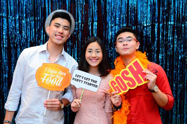 Photobooth vs Roving Photography -background option - blue shimmer